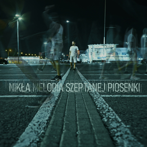 Nikła melodia szeptanej piosenki