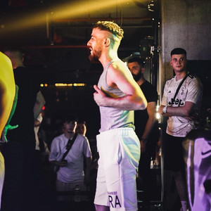 Kendi düşen ağlamaz