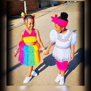 He Skwiza Mani Tolovela (feat. Rhyme)