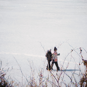 鄂华河旁有一家旧书店.wav