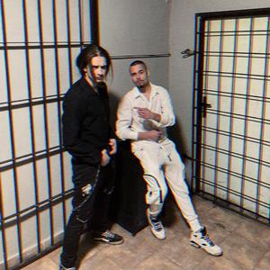 Okolo (feat. WHITE WHISPER)