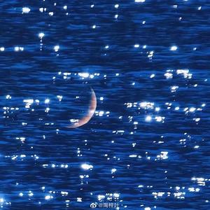 遥远的平行宇宙存在着美好的夜晚