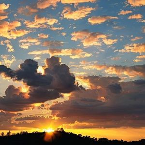 黄昏（獨行DJ）