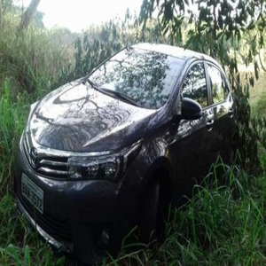 Fode Dentro do Corolla X Com a Bct Ela Trepa Trepa