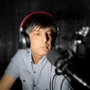 Remus Mihai - Versuri din aceeași carte (feat. Valira Moon)