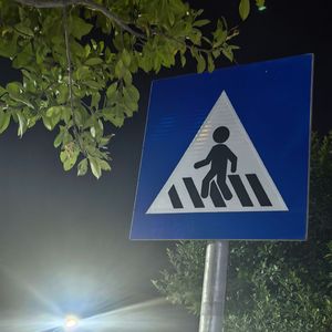 草 吉他一出来就绷不住了。。。