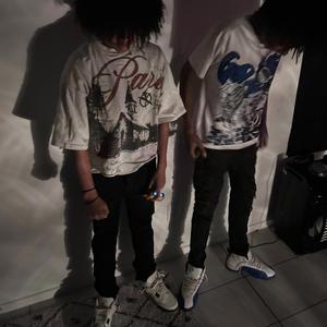 Walk out (feat. Babiizay & Luh a)