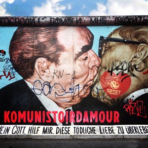 Komunistoirdamour (Radio Edit)