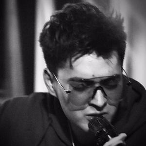 SEN YALGHUZ EMES（你不是一个人）