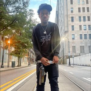 Bet On Yo Self! (feat. Bravoo HunnidZ)