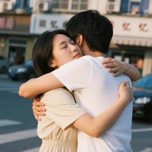 拥抱只剩下了回忆