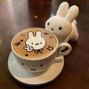 在我二十岁的时候，我回到了爸爸的小村庄，那是我的乌托邦