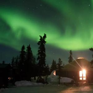 极光下的小屋 (2)