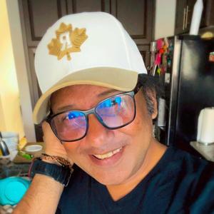 যুগ এসে উঁকি দেয় সবুজ হক কবিতা প্রেম