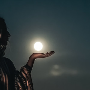 誰がために歌は響く