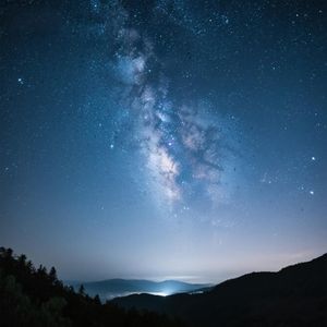 星河灿烂映长空