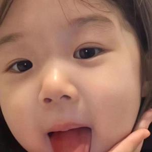 好像是每个人都拖着旧行李