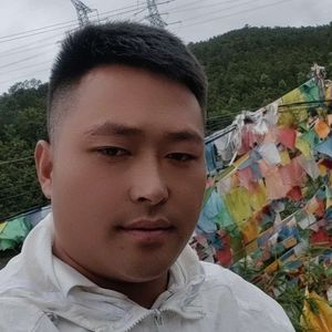 在雨中放手的痛