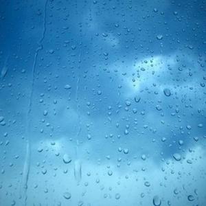 不会消散的雨滴