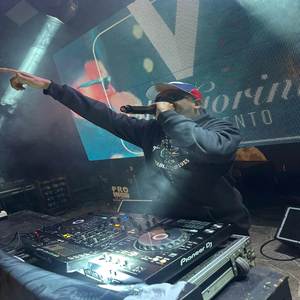 KIKA E PARA E PRENDE