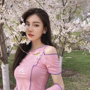 无情的暴雨配多情的她