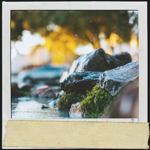 douce éclaboussure de la rivière