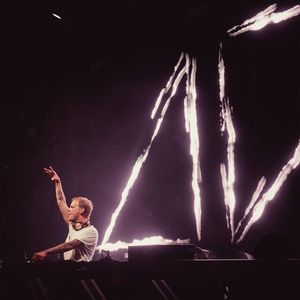 Avicii-Heaven X Stars Don't Go【Mashup】