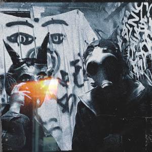 Desde las sombras y el anonimato