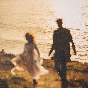 别问她为什么哭泣