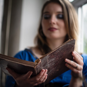 Hüllen der Macht (Lied zum Buch)