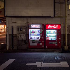 凌晨三点的贩卖机