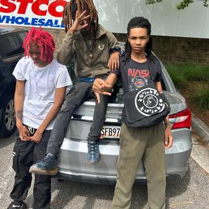 Maybach musik (veno) (feat. Luhnii)