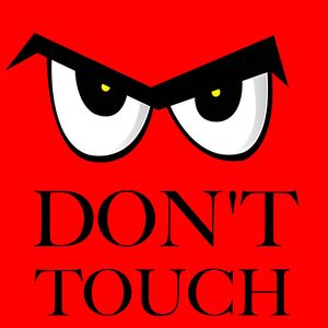 风铃声效与钢琴的细腻交织，如同微风拂过脸颊的温柔