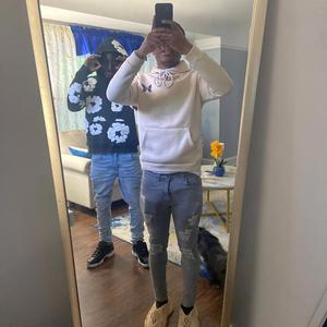 Spaceship (feat. Kamtoosmoove)