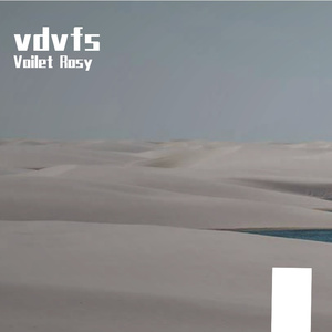 晚风漫过旧窗台