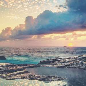 傍晚时分的大海