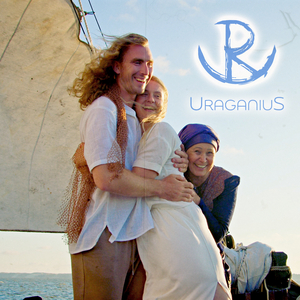 Ir parbėga laivelis