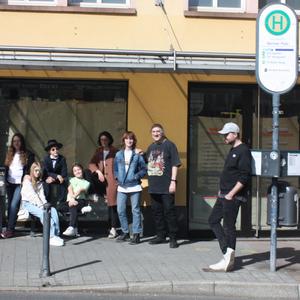 Haltestelle 251 (feat. Alina Freise, Katrin Glenz, Larissa Grimm, Carla Joch, Patrick Jousten, Benjamin Kurth, Elisabeth Meissner, Liv Steffes & Mickey Wiese)