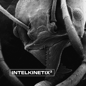 Колыбель с игрушками