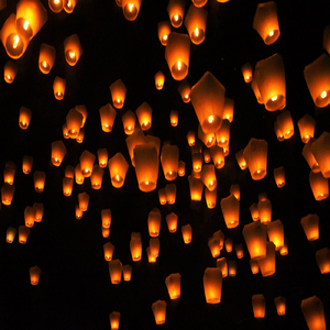 ランタンに願いを込めて