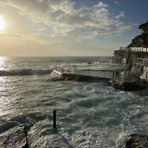 平芜尽处是春山