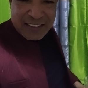 Agarré su pareja póngase a bailar