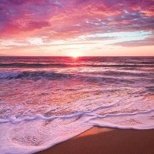 夕阳坠海