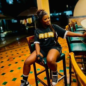 Dubaii (feat. Kharishma, Shebeshxt & Mr Diego)