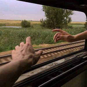 遇见她如春水映梨花