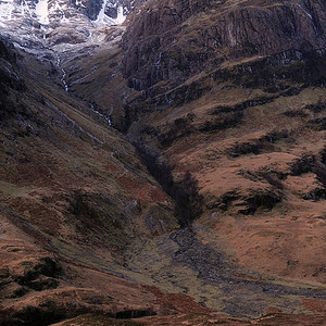 哎睡不着啊要是有钱就好了