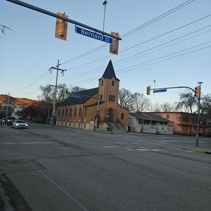 Ask me out Mia-tunes