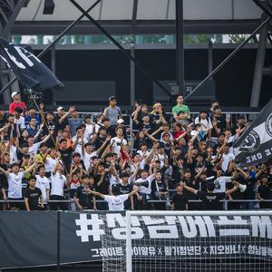 뛰어라 성남, 블랙전사들