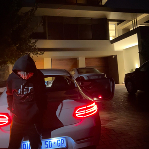 Bottega Veneta (feat. Ariaty)