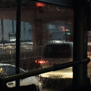 等一场大雨(热播版)